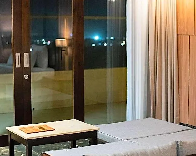 Taman Prakerti Bhuana ホテル 4*