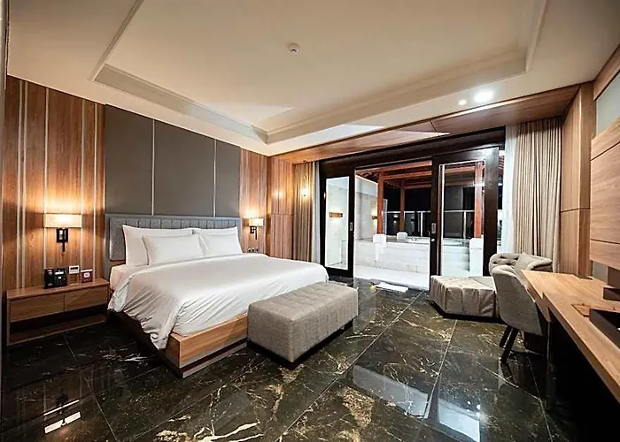 Taman Prakerti Bhuana ホテル 4*